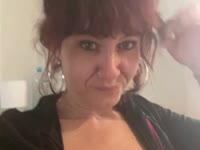 Zelie, sensual and carnal woman of 40 years old. I will be happy to spend a mischievous and complicit moment with you. I like to play, chat, have fun, dress up. I
