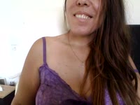 I am very warm, in lack of tenderness and pleasure, I want to share intense and naughty moments with you.
