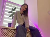 free adultcam HilaryYonkers