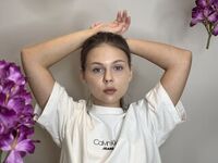 camslut topless JenetteKotzur