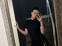 girl showing tits KiraBentley