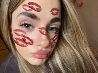 fingering cam whore LatoyaMaccarino