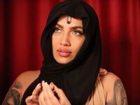 adult live cam LuciaLyone