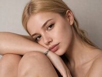 nude camgirl photo MintaDillenbeck