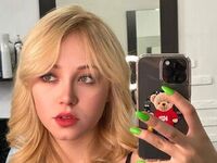 webcam girl chat room EmilyCarles