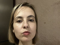 naked cam girl masturbating with vibrator AdalineShay