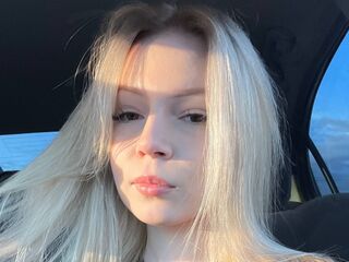 topless cam girl AdellWaskey