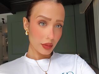 camgirl chat room AdrianaRossetti