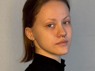 nude webcamgirl pic AlainaCaveness