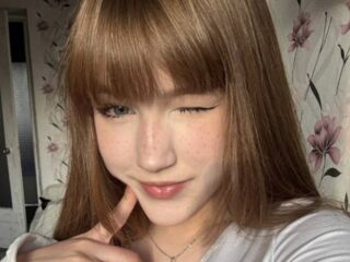 cam girl playing with sextoy AlberthaBack