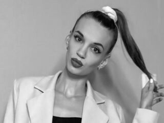 camgirl fingering pussy AlexaSunchez