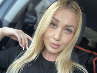 chatroom sex AmaFox