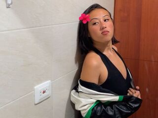 naughty cam girl masturbating AndreaTapiero