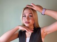 topless webcamgirl AngelynBroe