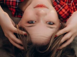 live webcam performer AnnAmour