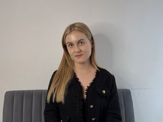 voyeur webcam BellaMonson