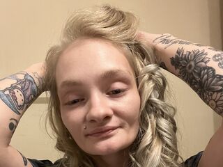 topless webcam girl Blondebaddie