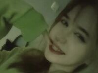 naked camgirl fingering pussy CamelliaVega