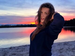 hot cam girl fingering shaved pussy CarlyFelde
