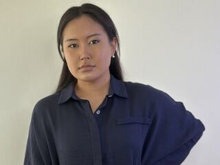 topless camgirl CarolannOrmisto