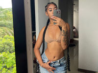 nude cam picture CarolineCartson