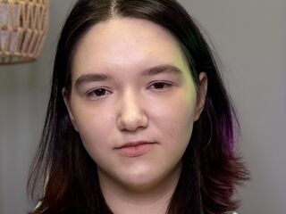 naked camgirl fingering pussy CecilleBonavita