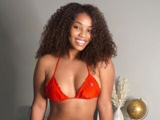 naked webcamgirl photo ChiNasa