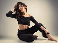 hot cam girl fingering shaved pussy ChloeSteele