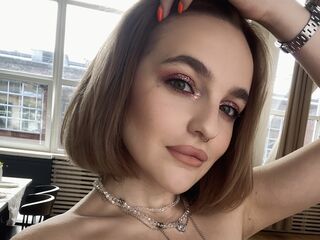 cam strip tease CloeTwilight