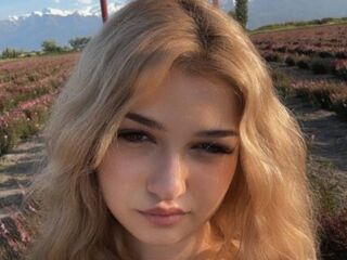 girl CloudyFox