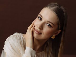 camgirl webcam CourtneyPothier