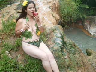 beautiful webcamgirl CrystallZane