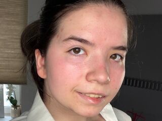 naked girl with webcam masturbating with sextoy DaisyMolen