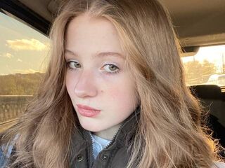 naked webcamgirl DaniellaSunshine