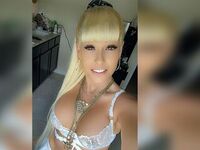 webcam strip tease show DellaBlazed