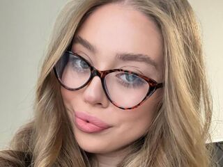 camwhore nude DianeWhitly