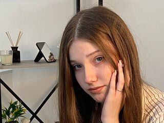 camslut naked DonellaSantore