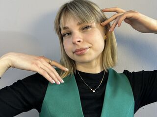 fingering cam girl EmelineBurrough