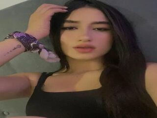 naughty cam girl EvelynFontain