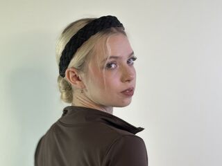 naked girl with cam masturbating EvetteHilado