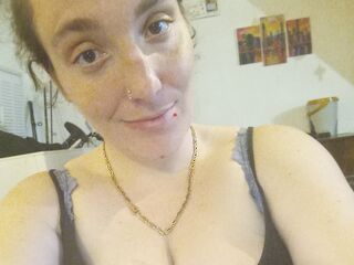 camslut masturbating FionaAnoif