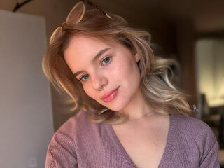 erotic webcam HeidyNemzin