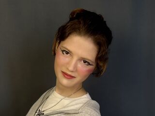 naked girl with webcam masturbating with sextoy IrisKemp