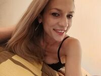 closeup cam IsaaBella