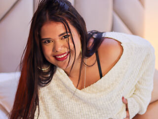 topless camgirl IvoneSky