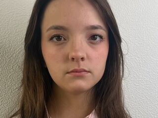camwhore fingering shaved pussy JayneSosinski