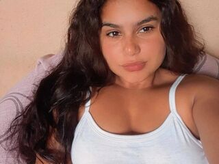 naughty camgirl masturbating with vibrator JulianaCosta