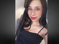 cam girl masturbating with vibrator KarolyMoon