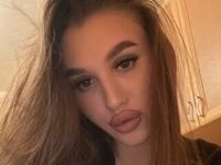 sex show KyraVictorine