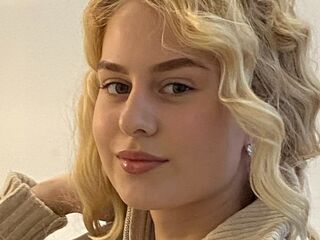 nude camgirl photo LaniePlewa